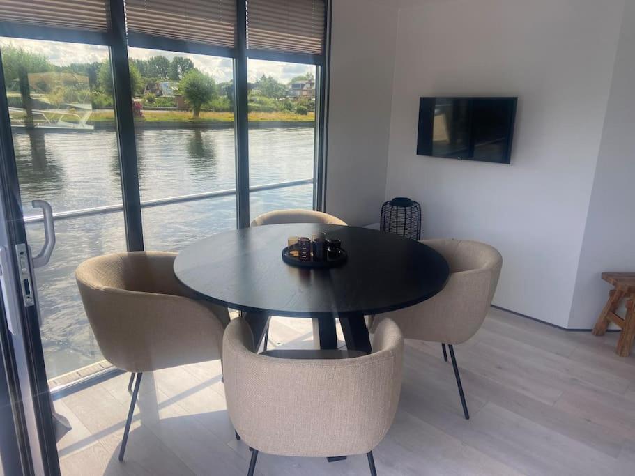 فندق La Mare Houseboat Nederhorst den Berg المظهر الخارجي الصورة