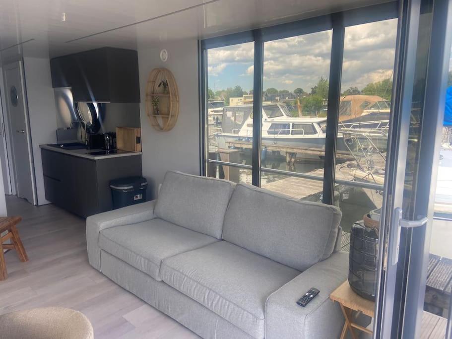 فندق La Mare Houseboat Nederhorst den Berg المظهر الخارجي الصورة