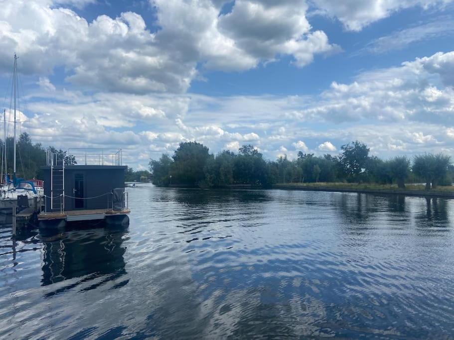 فندق La Mare Houseboat Nederhorst den Berg المظهر الخارجي الصورة